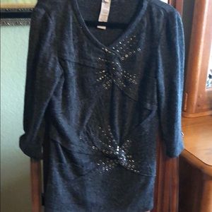 3/4 sleeve embellished top